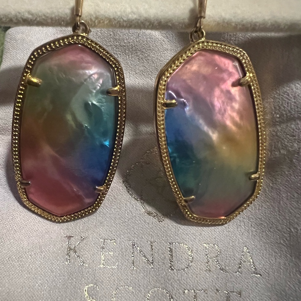 Kendra Scott Rose Gold Danielle earrings in watercolor illusion stone